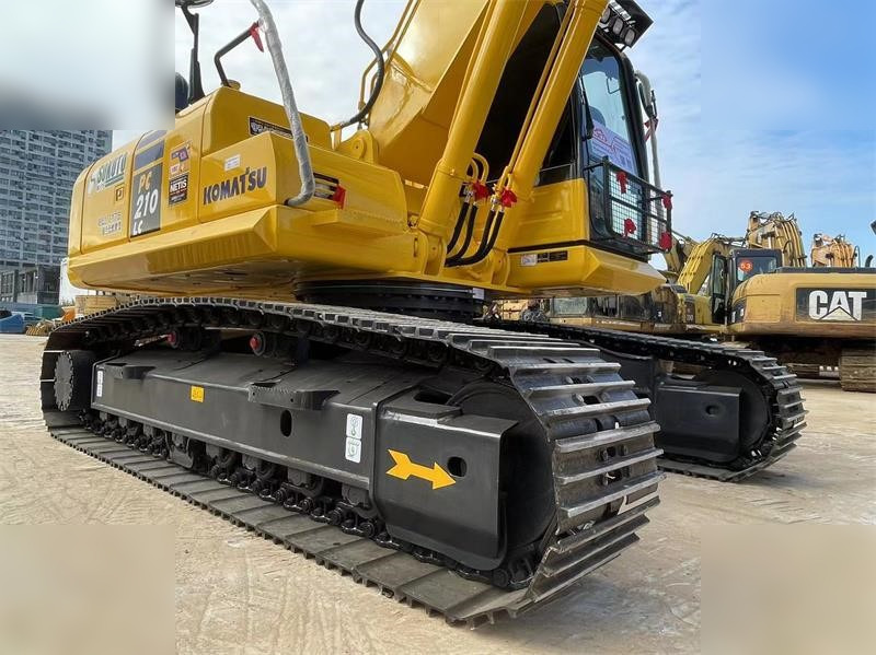 KOMATSU PC210 LC-8 - Pelle sur chenille: photos 4 KOMATSU PC210 LC-8 - Pelle sur chenille: photos 4