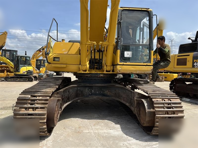 KOMATSU PC400-8 - Pelle sur chenille: photos 4 KOMATSU PC400-8 - Pelle sur chenille: photos 4