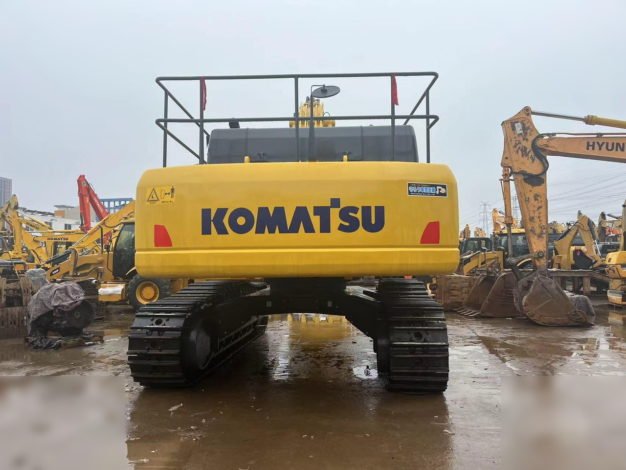 KOMATSU PC450-8 - Pelle sur chenille: photos 3 KOMATSU PC450-8 - Pelle sur chenille: photos 3