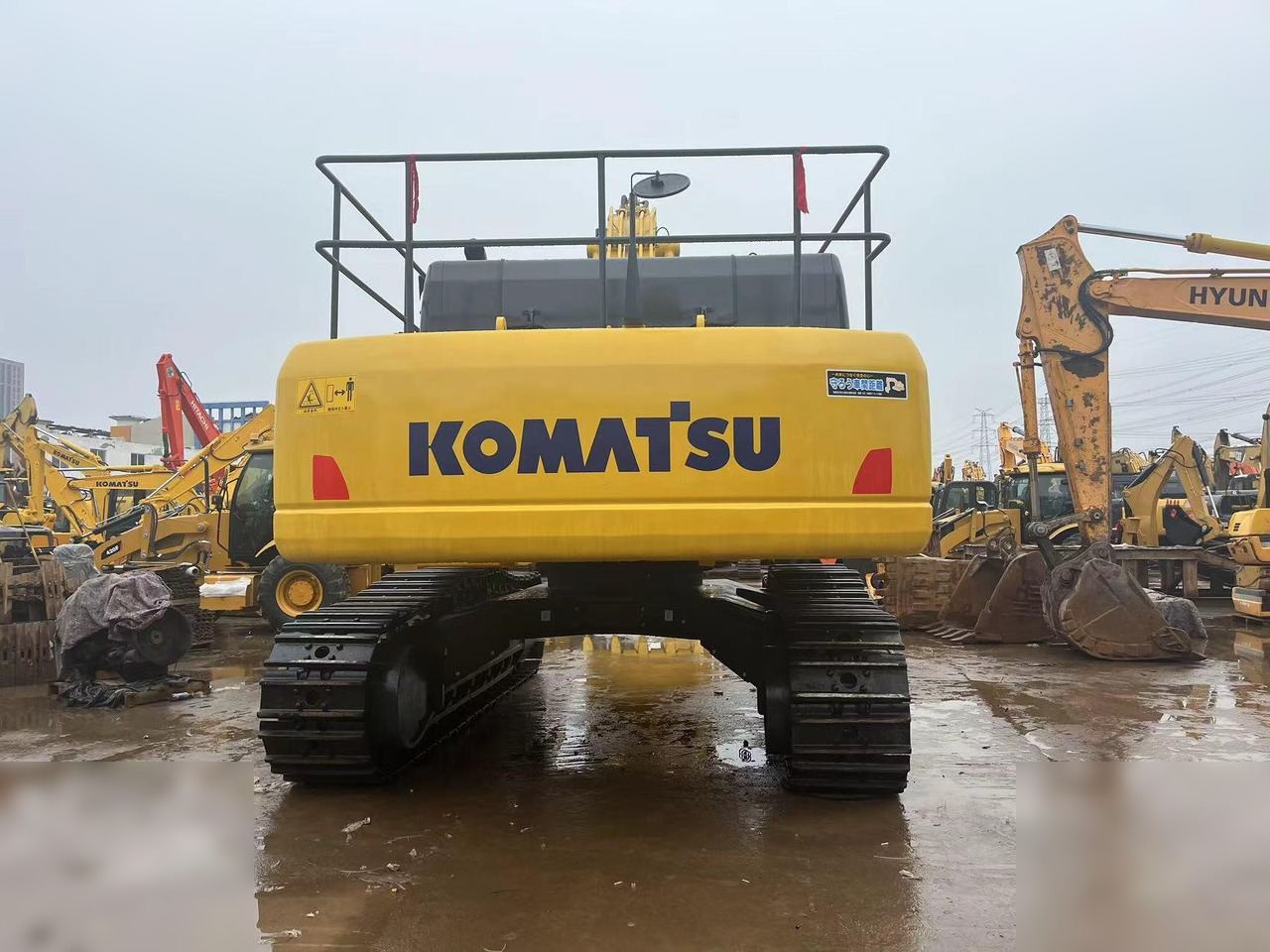 KOMATSU PC450 LC-8 - Pelle sur chenille: photos 3 KOMATSU PC450 LC-8 - Pelle sur chenille: photos 3