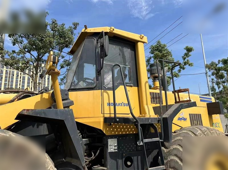 KOMATSU WA470-3 - Chargeuse sur pneus: photos 5 KOMATSU WA470-3 - Chargeuse sur pneus: photos 5