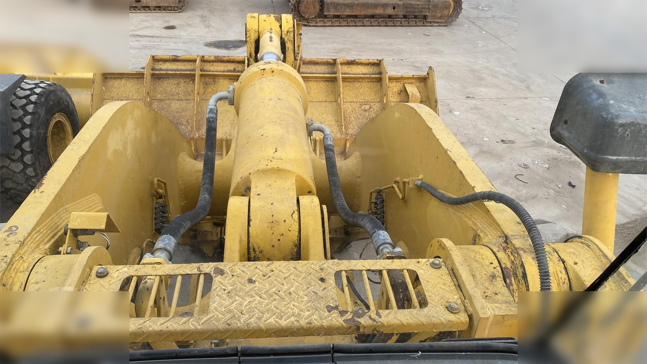 KOMATSU WA600-3 - Chargeuse sur pneus: photos 5 KOMATSU WA600-3 - Chargeuse sur pneus: photos 5