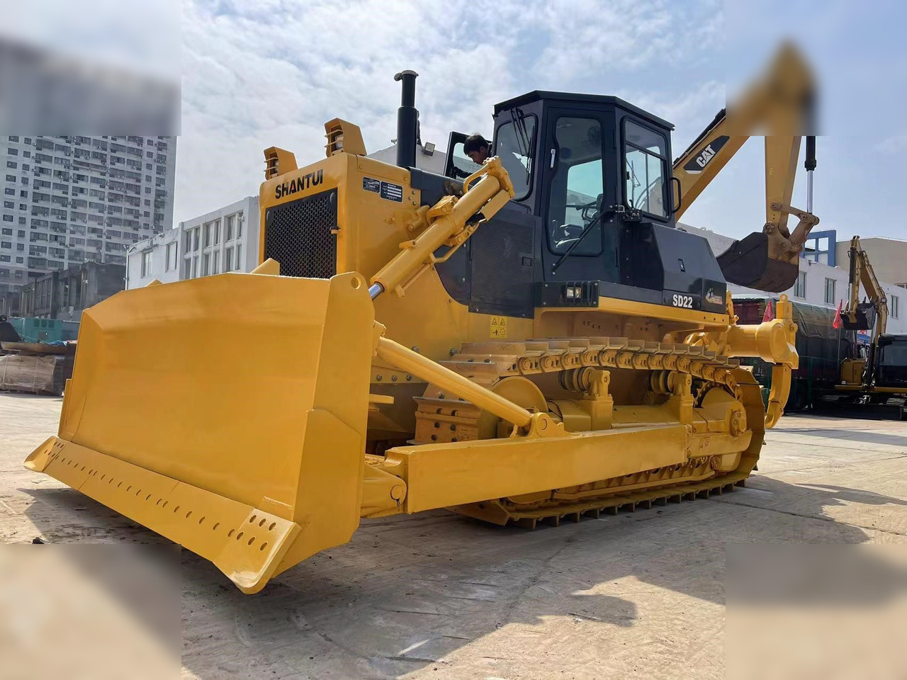 SHANTUI SD22 - Bulldozer: photos 1 SHANTUI SD22 - Bulldozer: photos 1