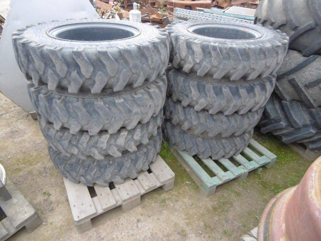 Däck + Fälg Passande Take-Job TB295 - Roue complète pour Engins de chantier: photos 2 Däck + Fälg Passande Take-Job TB295 - Roue complète pour Engins de chantier: photos 2