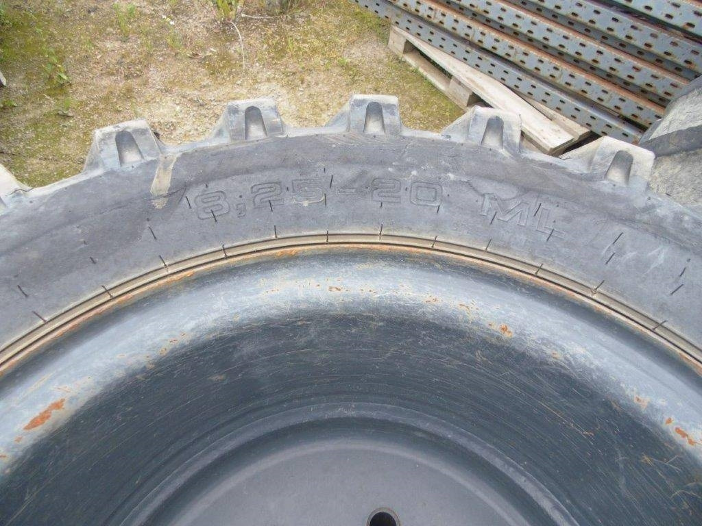 Däck + Fälg Passande Take-Job TB295 - Roue complète pour Engins de chantier: photos 1 Däck + Fälg Passande Take-Job TB295 - Roue complète pour Engins de chantier: photos 1