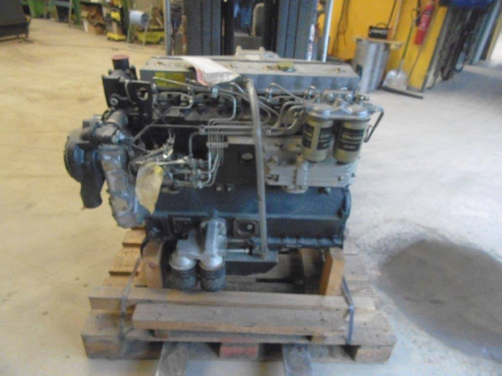 Perkins 6 cyl motor fabriksny YB 30655U5.18678U - Moteur pour Engins de chantier: photos 2 Perkins 6 cyl motor fabriksny YB 30655U5.18678U - Moteur pour Engins de chantier: photos 2