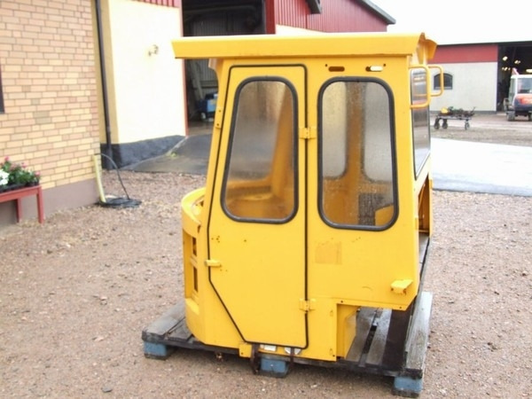 Volvo 4300-4600 - Cabine pour Engins de chantier: photos 1 Volvo 4300-4600 - Cabine pour Engins de chantier: photos 1
