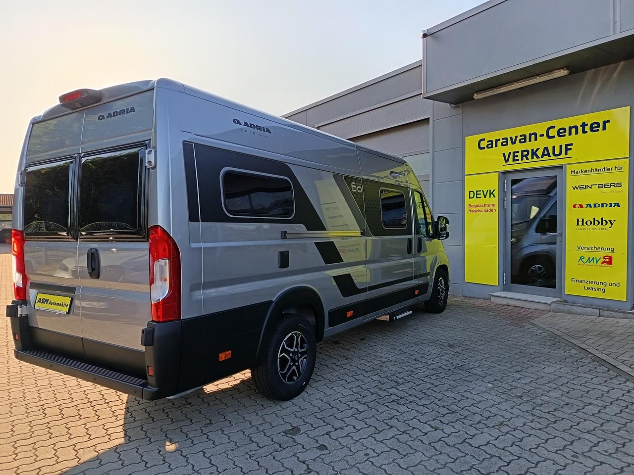 Adria Twin "60Y" 640 SLB*180 PS*4,25t MAXI*COMBI D 6E* - Fourgon aménagé: photos 5 Adria Twin "60Y" 640 SLB*180 PS*4,25t MAXI*COMBI D 6E* - Fourgon aménagé: photos 5