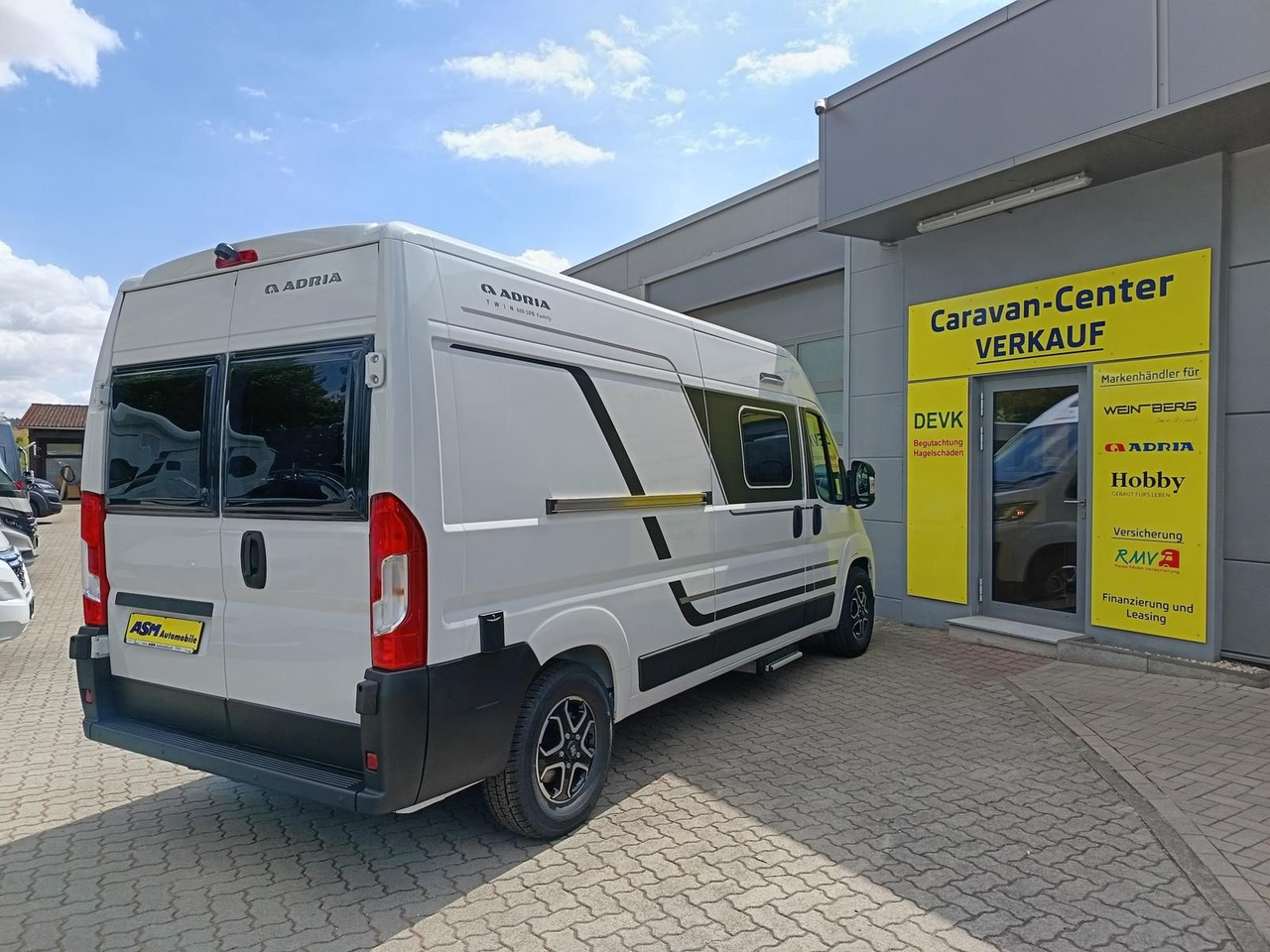 Adria Twin Twin 600 SPB Family*SAFETY*STYLE*DAB*SOFORT - Fourgon aménagé: photos 5 Adria Twin Twin 600 SPB Family*SAFETY*STYLE*DAB*SOFORT - Fourgon aménagé: photos 5