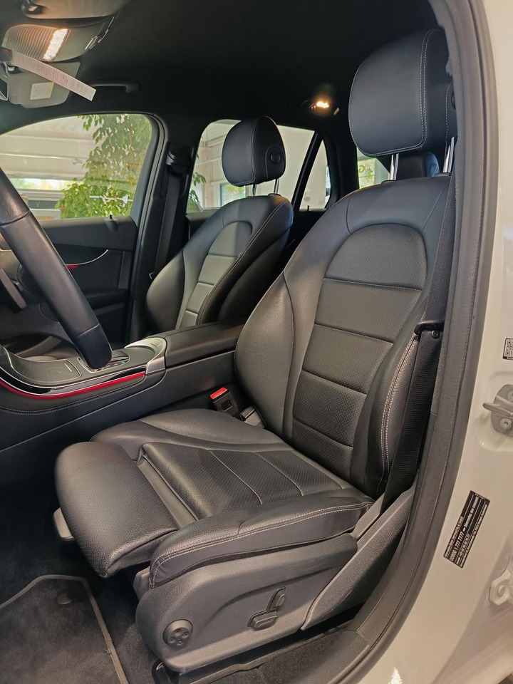 SUV Mercedes-Benz GLC 220d AMG Line 4MATIC*AHK*NAVI*LED*R-KAM*DAB*: photos 18