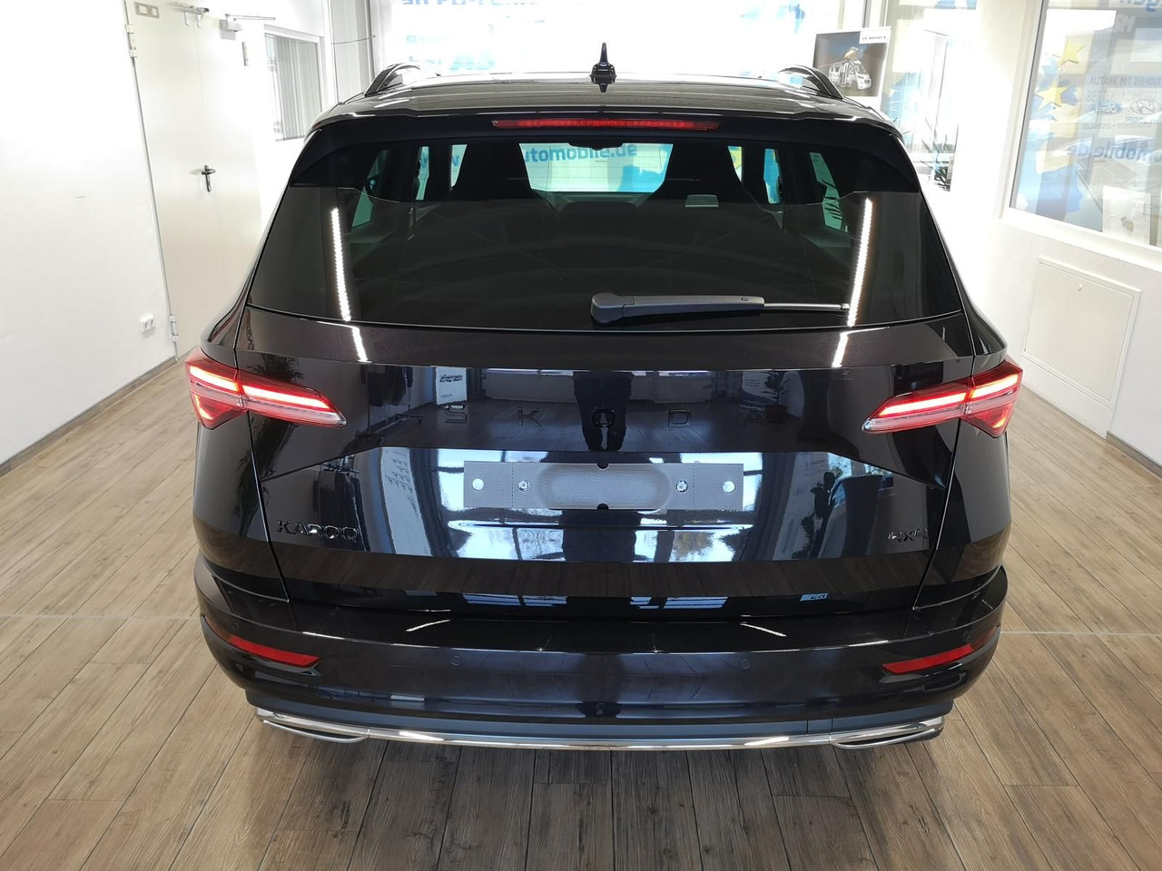 Skoda Karoq Sportline 2,0TDI DSG 4x4*PSD*AHK*360°*NAVI - SUV: photos 5 Skoda Karoq Sportline 2,0TDI DSG 4x4*PSD*AHK*360°*NAVI - SUV: photos 5