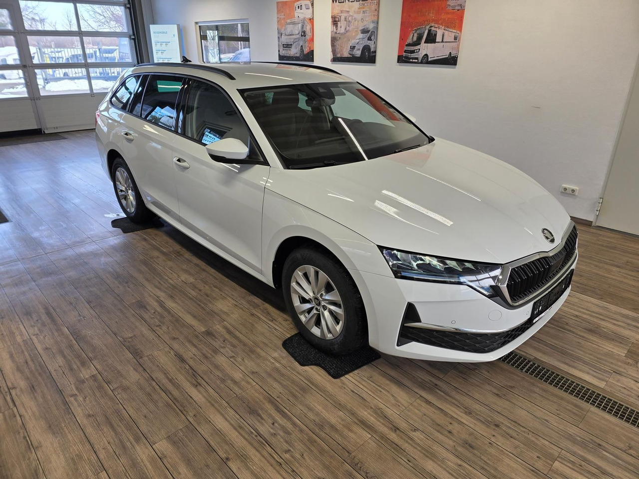 Skoda Octavia Combi Selection DSG*AHK*WINTERPAKET*LED - Voiture break: photos 3 Skoda Octavia Combi Selection DSG*AHK*WINTERPAKET*LED - Voiture break: photos 3