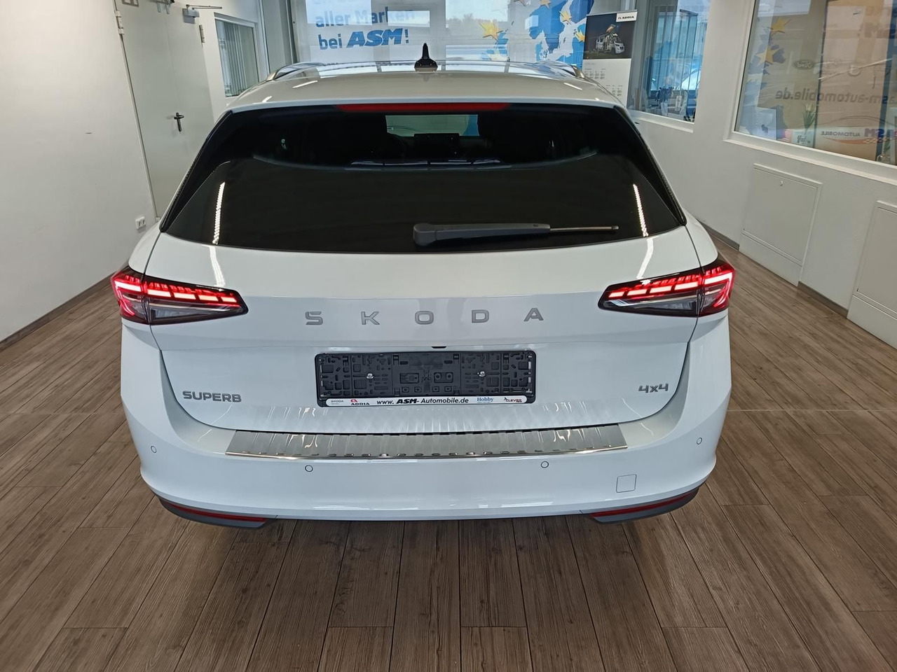 Skoda Superb Combi L&K 2,0TDI 4x4*PSD*STD.HZG*360°*HUD - Voiture break: photos 5 Skoda Superb Combi L&K 2,0TDI 4x4*PSD*STD.HZG*360°*HUD - Voiture break: photos 5
