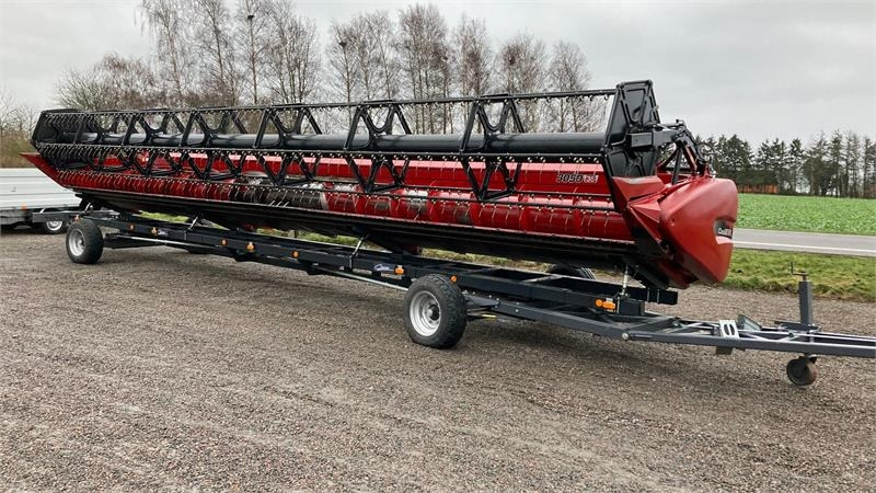 Case IH Axial Flow 8240 - Moissonneuse-batteuse: photos 5 Case IH Axial Flow 8240 - Moissonneuse-batteuse: photos 5