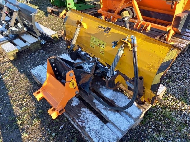 GMR FS1300L Med Stiga Titan ophæng - Lame à neige pour Machine agricole: photos 3 GMR FS1300L Med Stiga Titan ophæng - Lame à neige pour Machine agricole: photos 3