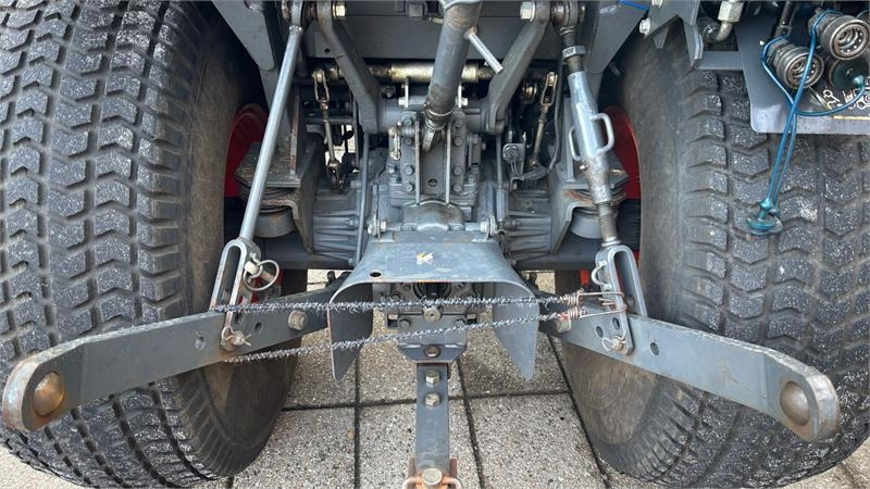 Kubota STW37 Kompakttraktor - Tracteur communal: photos 5 Kubota STW37 Kompakttraktor - Tracteur communal: photos 5