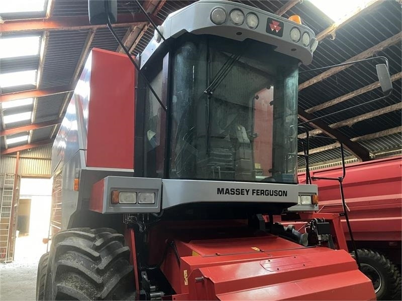 Massey Ferguson 7256 RS med 22 fods Freeflow skærebord - Moissonneuse-batteuse: photos 1 Massey Ferguson 7256 RS med 22 fods Freeflow skærebord - Moissonneuse-batteuse: photos 1