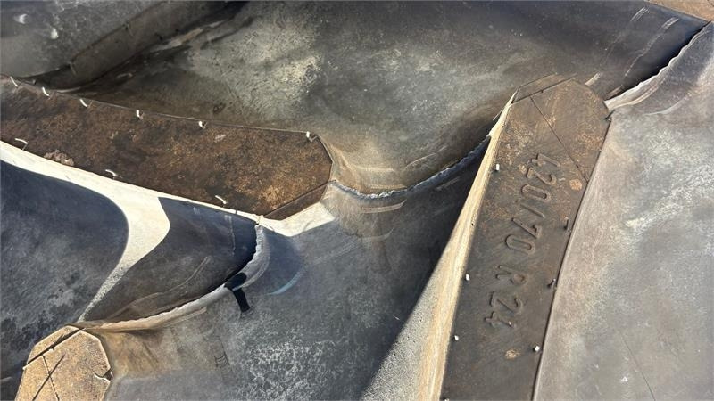 Mitas 420/70-24 - Pneu pour Véhicule de voirie/ Spécial: photos 3 Mitas 420/70-24 - Pneu pour Véhicule de voirie/ Spécial: photos 3