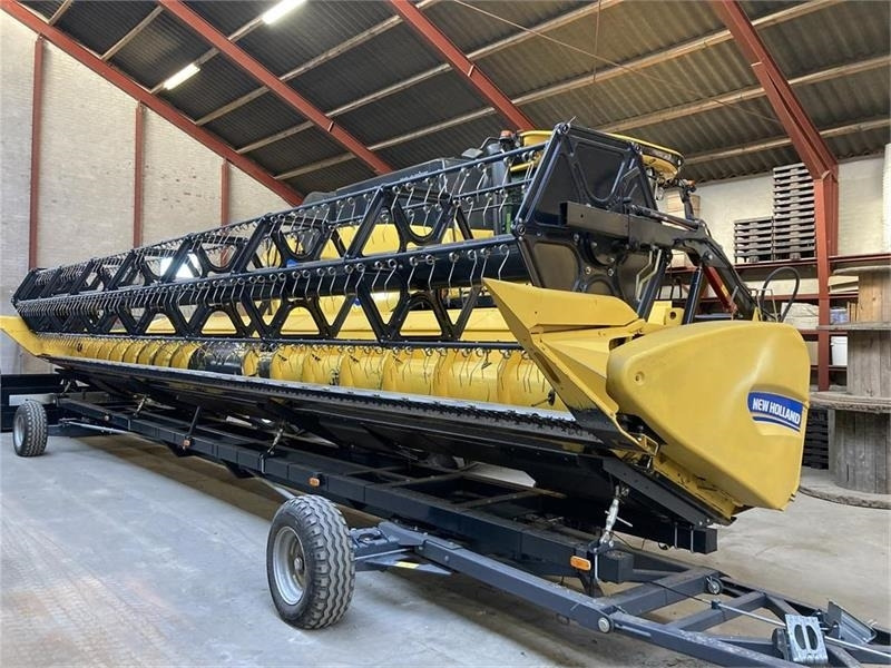 New Holland 35” Varifeed - Moissoneuse: photos 1 New Holland 35” Varifeed - Moissoneuse: photos 1