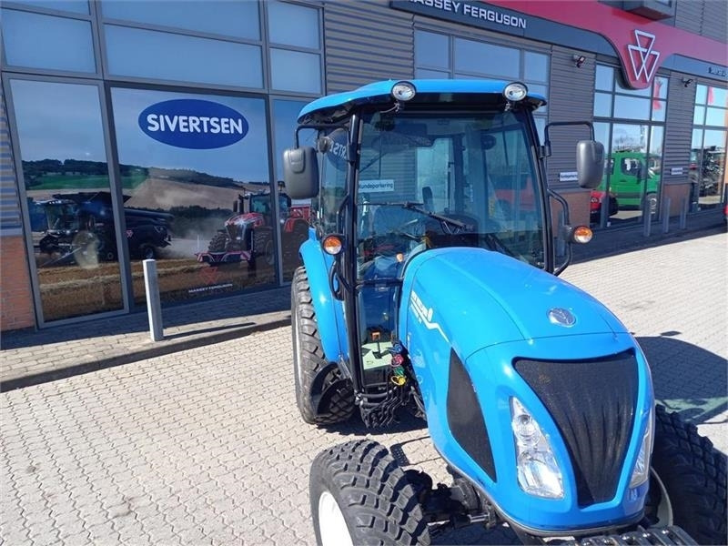 New Holland Boomer 55 - Tracteur communal: photos 4 New Holland Boomer 55 - Tracteur communal: photos 4