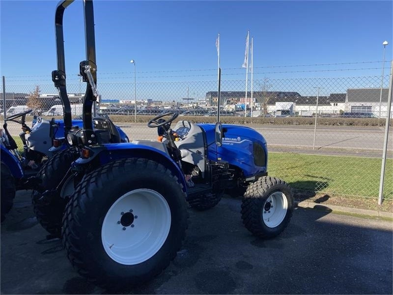New Holland Boomer 55 Stage V - Rops - Tracteur communal: photos 3 New Holland Boomer 55 Stage V - Rops - Tracteur communal: photos 3