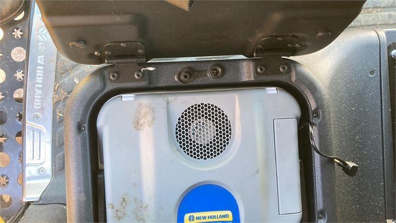 New Holland CX 8.70 SLH - Moissonneuse-batteuse: photos 5 New Holland CX 8.70 SLH - Moissonneuse-batteuse: photos 5