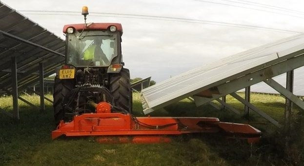 Perfect Sunswing 325 Til Solcelleparker  - Broyeur à axe horizontal: photos 1 Perfect Sunswing 325 Til Solcelleparker  - Broyeur à axe horizontal: photos 1