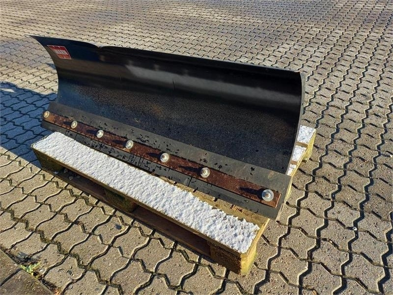 - - - Warn - Lame à neige pour Machine agricole: photos 1 - - - Warn - Lame à neige pour Machine agricole: photos 1