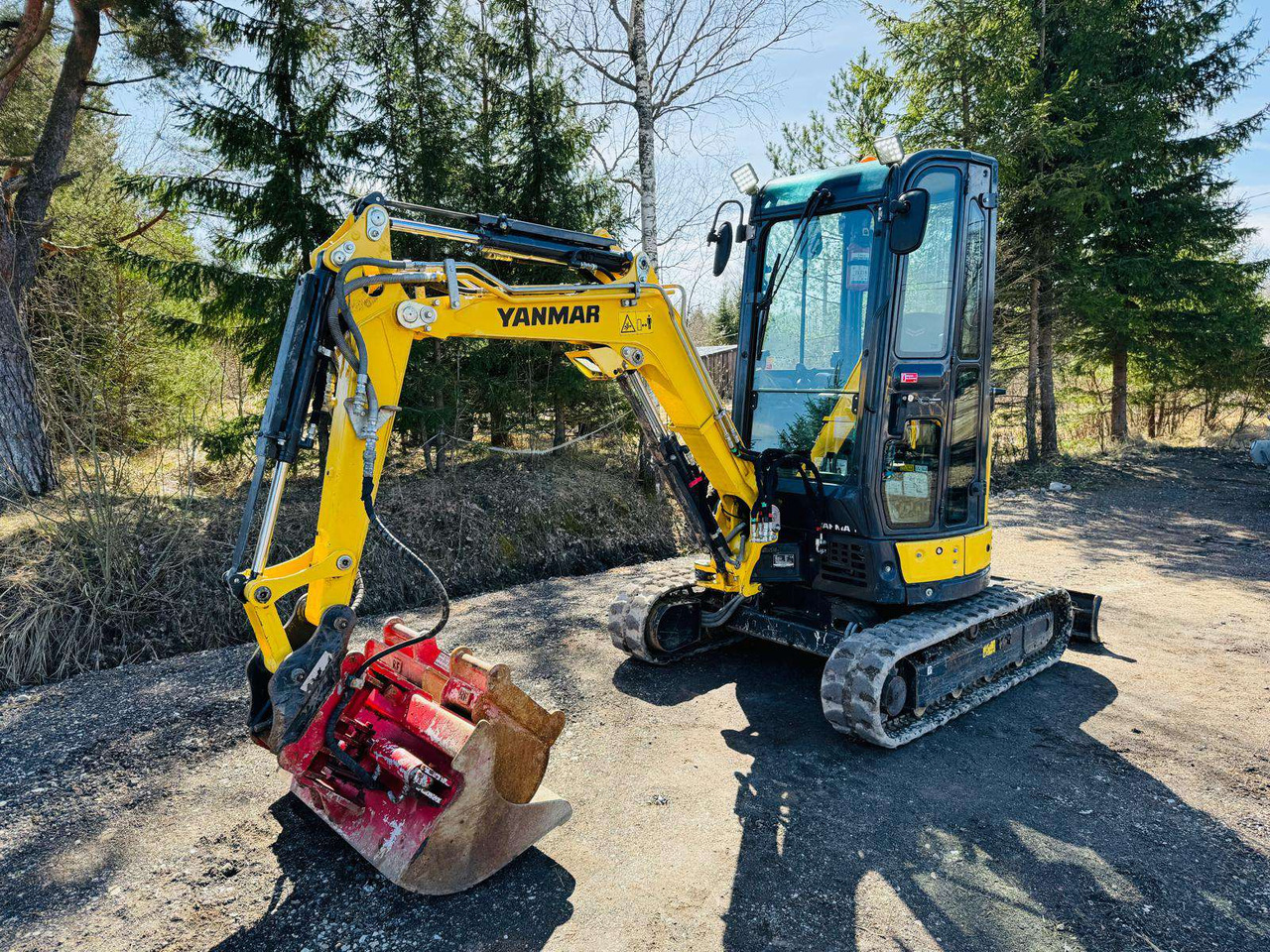 YANMAR VIO23-6 - Mini pelle: photos 1 YANMAR VIO23-6 - Mini pelle: photos 1