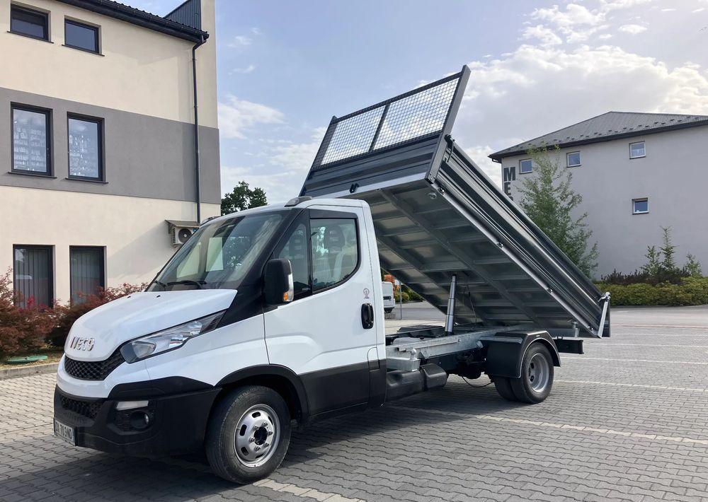 Iveco Iveco daily 35C13 wywrotka solidny kiper - Utilitaire benne: photos 1 Iveco Iveco daily 35C13 wywrotka solidny kiper - Utilitaire benne: photos 1