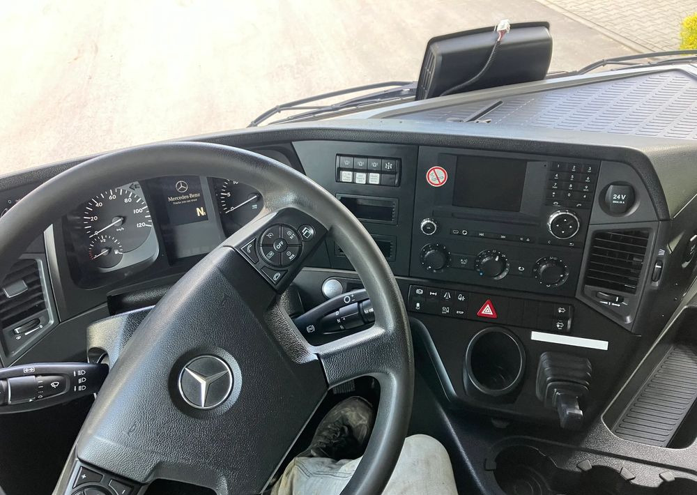 Mercedes-Benz ANTOS 1830 solidny kiper wywrotka blokada mostu - Camion benne: photos 3 Mercedes-Benz ANTOS 1830 solidny kiper wywrotka blokada mostu - Camion benne: photos 3