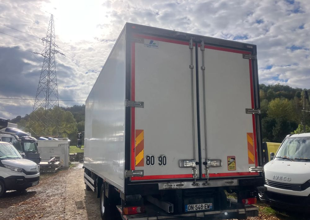 Renault Renault Gama D 240 chłodnia izoterma - Camion frigorifique: photos 4 Renault Renault Gama D 240 chłodnia izoterma - Camion frigorifique: photos 4