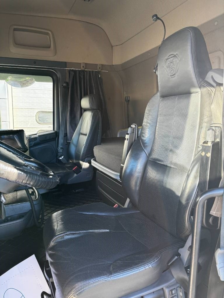 Scania R520LB8x4*4 - Camion benne: photos 2 Scania R520LB8x4*4 - Camion benne: photos 2