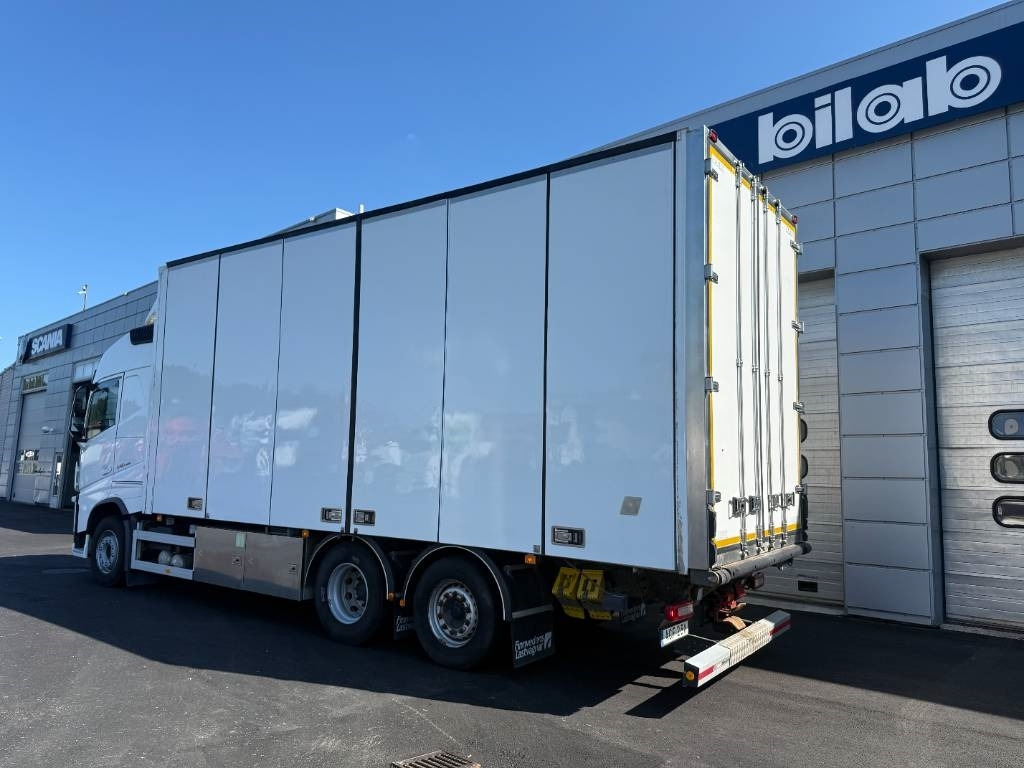 Volvo FH 540 6x2  - Camion fourgon: photos 5 Volvo FH 540 6x2  - Camion fourgon: photos 5