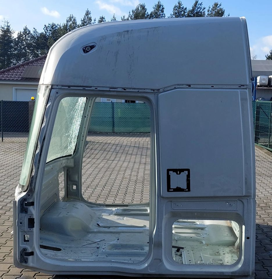 KABINA RENAULT GAMA T WYSOKA 2023R - Cabine pour Camion: photos 2 KABINA RENAULT GAMA T WYSOKA 2023R - Cabine pour Camion: photos 2