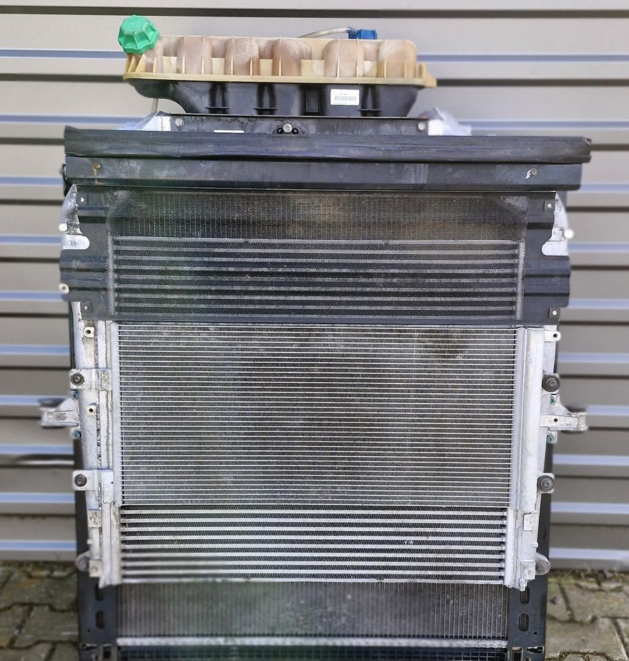 MAN TG3 TGX CHŁODNICA KOMPLET CHŁODNIC - Système de refroidissement: photos 2 MAN TG3 TGX CHŁODNICA KOMPLET CHŁODNIC - Système de refroidissement: photos 2