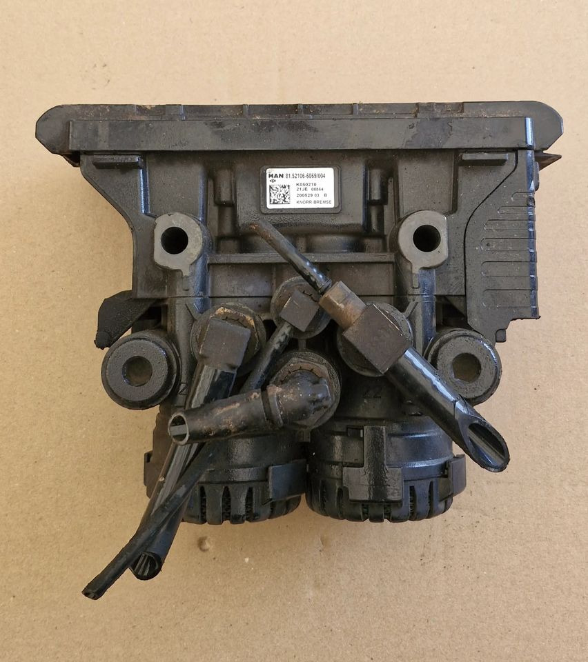 MAN TG3 TGX MODULATOR ZAWÓR EBS 81.52106-6069 K050210 - Pièces de frein: photos 1 MAN TG3 TGX MODULATOR ZAWÓR EBS 81.52106-6069 K050210 - Pièces de frein: photos 1