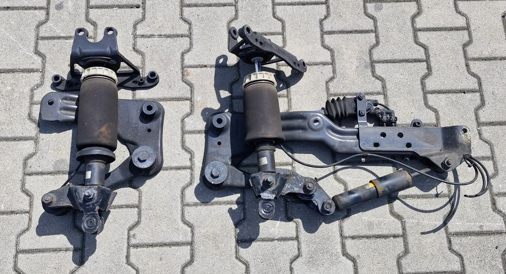 SCANIA P NGT ZAWIESZENIE KABINY TYŁ - Suspension de cabine pour Camion: photos 1 SCANIA P NGT ZAWIESZENIE KABINY TYŁ - Suspension de cabine pour Camion: photos 1