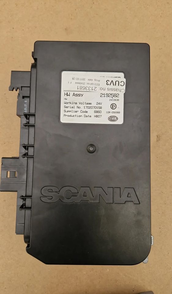 SCANIA R S STEROWNIK KOMPUTER ŚWIATEŁ CUV3 2632613 2192582 - Bloc de gestion pour Camion: photos 1 SCANIA R S STEROWNIK KOMPUTER ŚWIATEŁ CUV3 2632613 2192582 - Bloc de gestion pour Camion: photos 1