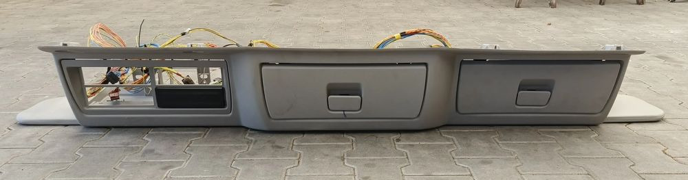 VOLVO FL KONSOLA PÓŁKA GÓRNA - Cabine et intérieur pour Camion: photos 1 VOLVO FL KONSOLA PÓŁKA GÓRNA - Cabine et intérieur pour Camion: photos 1