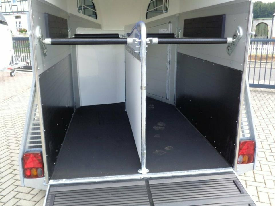 Böckmann Pferdeanhänger Champion R Sattelkammer Aluboden - Van chevaux: photos 5 Böckmann Pferdeanhänger Champion R Sattelkammer Aluboden - Van chevaux: photos 5