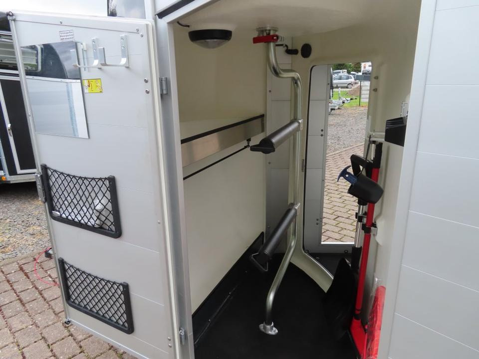 Böckmann, Pferdeanhänger, der neue Big Champion WCF 2022 - Van chevaux: photos 4 Böckmann, Pferdeanhänger, der neue Big Champion WCF 2022 - Van chevaux: photos 4