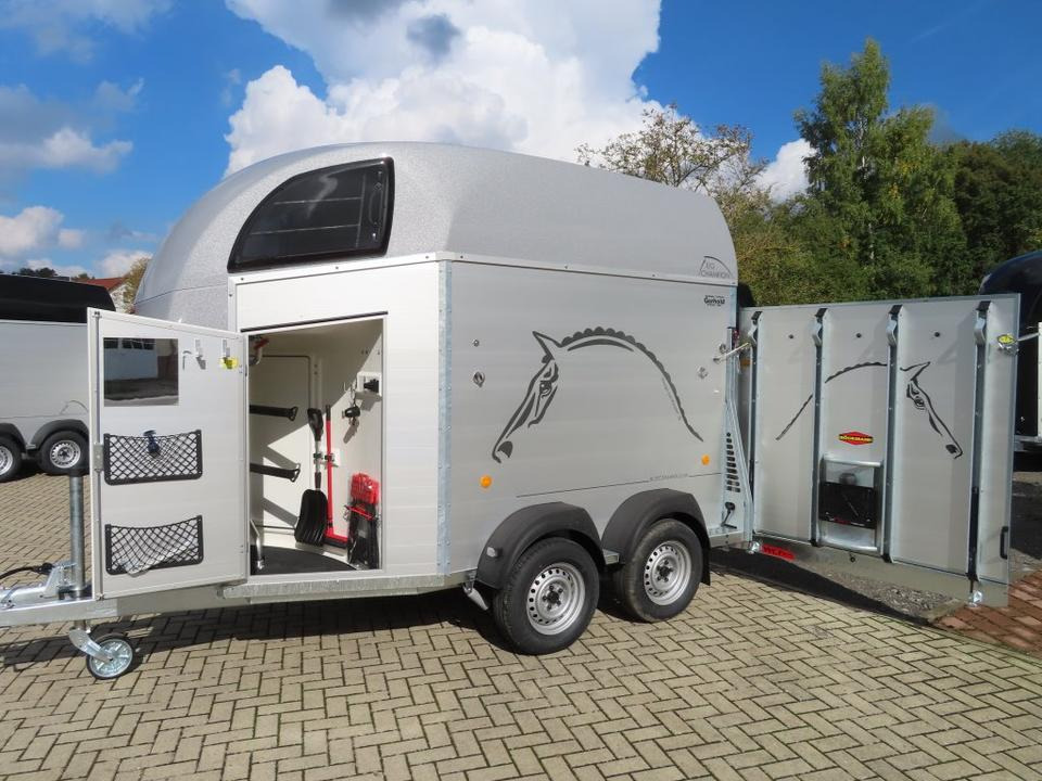 Böckmann, Pferdeanhänger, der neue Big Champion WCF 2024 - Van chevaux: photos 1 Böckmann, Pferdeanhänger, der neue Big Champion WCF 2024 - Van chevaux: photos 1