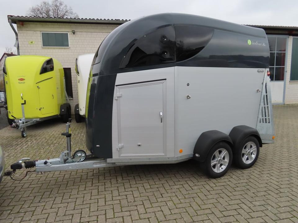 Neuwertiger CARELINER, Alu- Pferdeanhänger, 2,4 t Sattelkammer - Van chevaux: photos 2 Neuwertiger CARELINER, Alu- Pferdeanhänger, 2,4 t Sattelkammer - Van chevaux: photos 2
