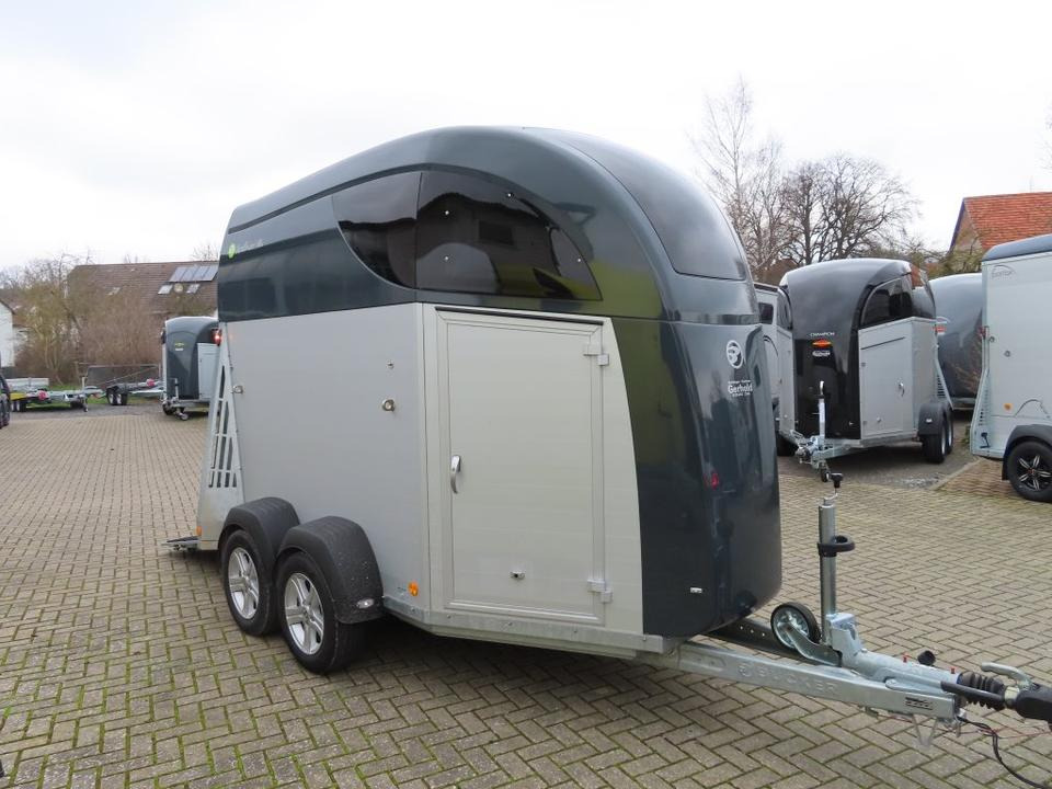 Neuwertiger CARELINER, Alu- Pferdeanhänger, 2,4 t Sattelkammer - Van chevaux: photos 4 Neuwertiger CARELINER, Alu- Pferdeanhänger, 2,4 t Sattelkammer - Van chevaux: photos 4
