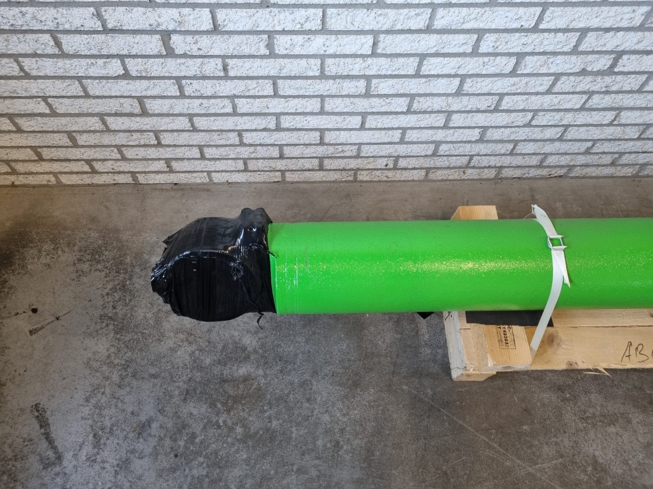 Sennebogen 870 Cylinder + 835 C boom + stick cylinder - Vérin hydraulique pour Pelle de manutention: photos 3 Sennebogen 870 Cylinder + 835 C boom + stick cylinder - Vérin hydraulique pour Pelle de manutention: photos 3