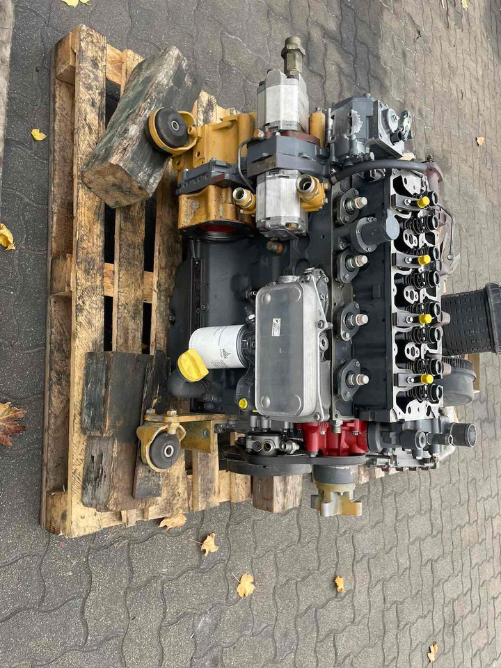 DEUTZ BF4M2012 Serial: 21039937 Fully renovated engine!!! - Moteur pour Engins de chantier: photos 3 DEUTZ BF4M2012 Serial: 21039937 Fully renovated engine!!! - Moteur pour Engins de chantier: photos 3