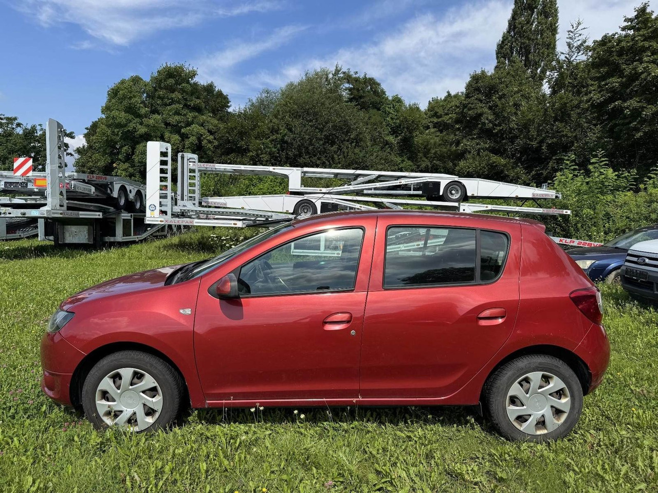 Dacia Sandero TCe90 Laureate +STEUERKETTE RASSELT+ - Berline: photos 2 Dacia Sandero TCe90 Laureate +STEUERKETTE RASSELT+ - Berline: photos 2