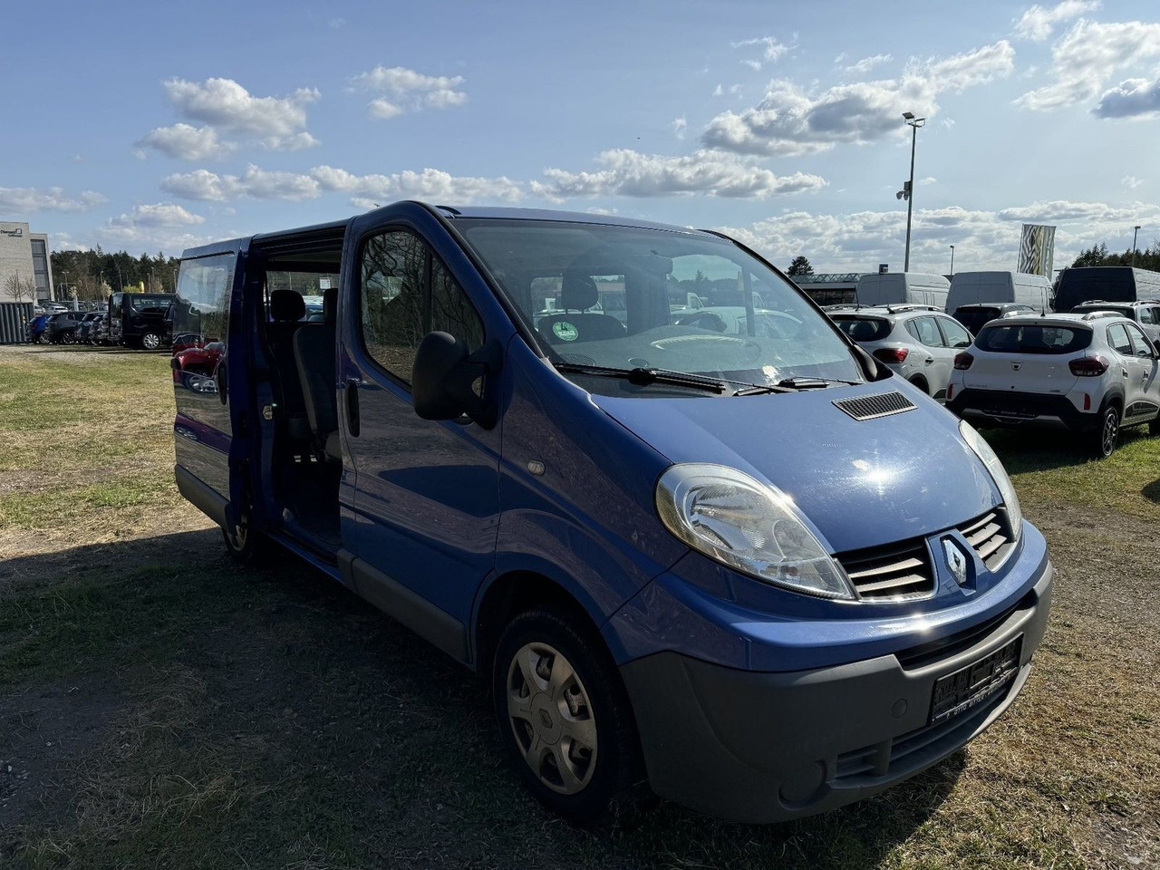 Renault Trafic Combi dCi90 L1H1 9-Sitzer - Transport de personnes: photos 4 Renault Trafic Combi dCi90 L1H1 9-Sitzer - Transport de personnes: photos 4