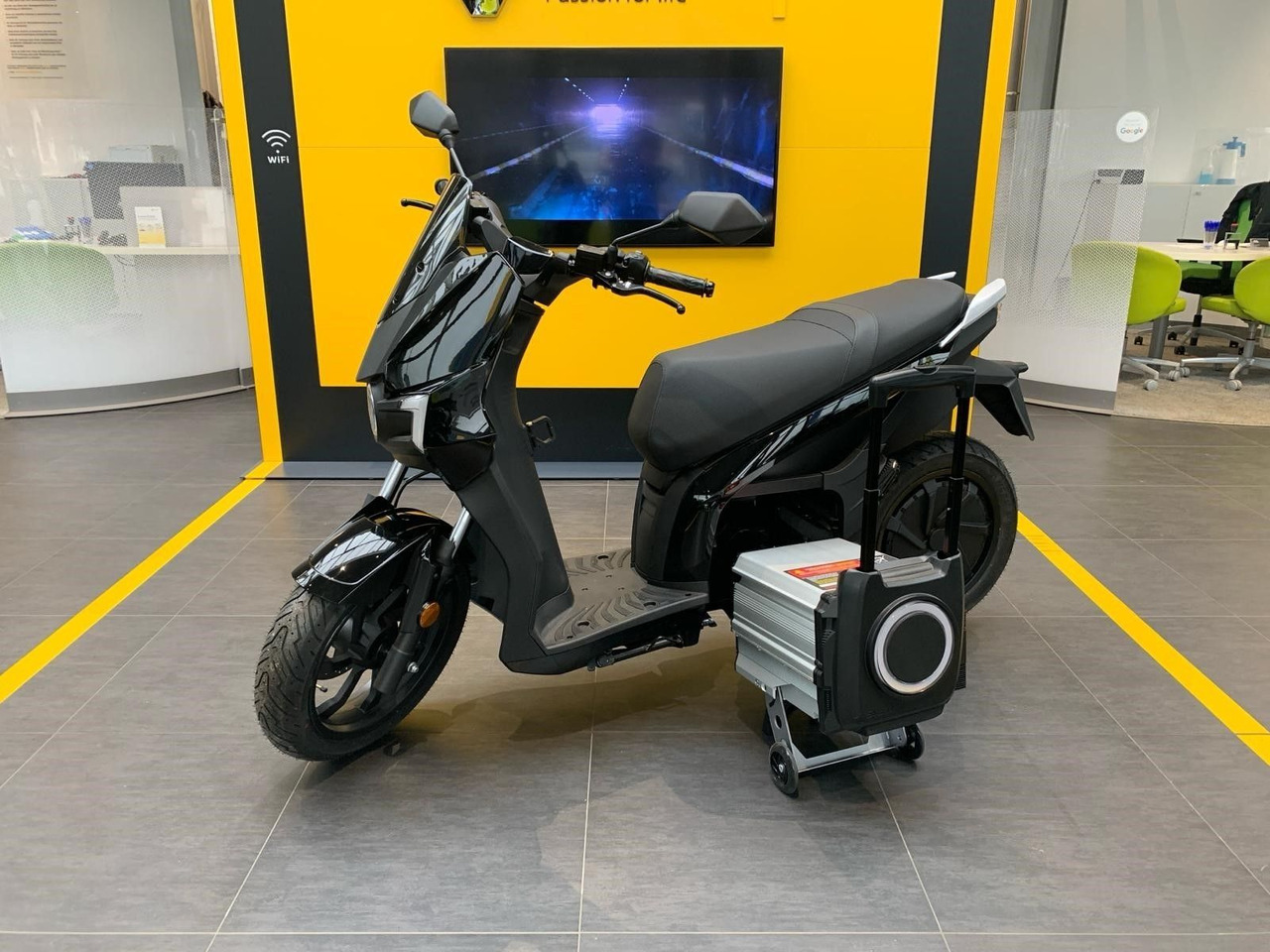 Silence S01 L1e Connected 45km/h (5,6 kWh) ELEKTROROLLER - Motocyclette: photos 2 Silence S01 L1e Connected 45km/h (5,6 kWh) ELEKTROROLLER - Motocyclette: photos 2